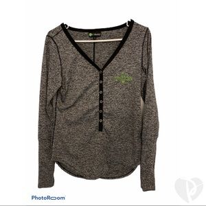 It Works long sleeve athletic button down